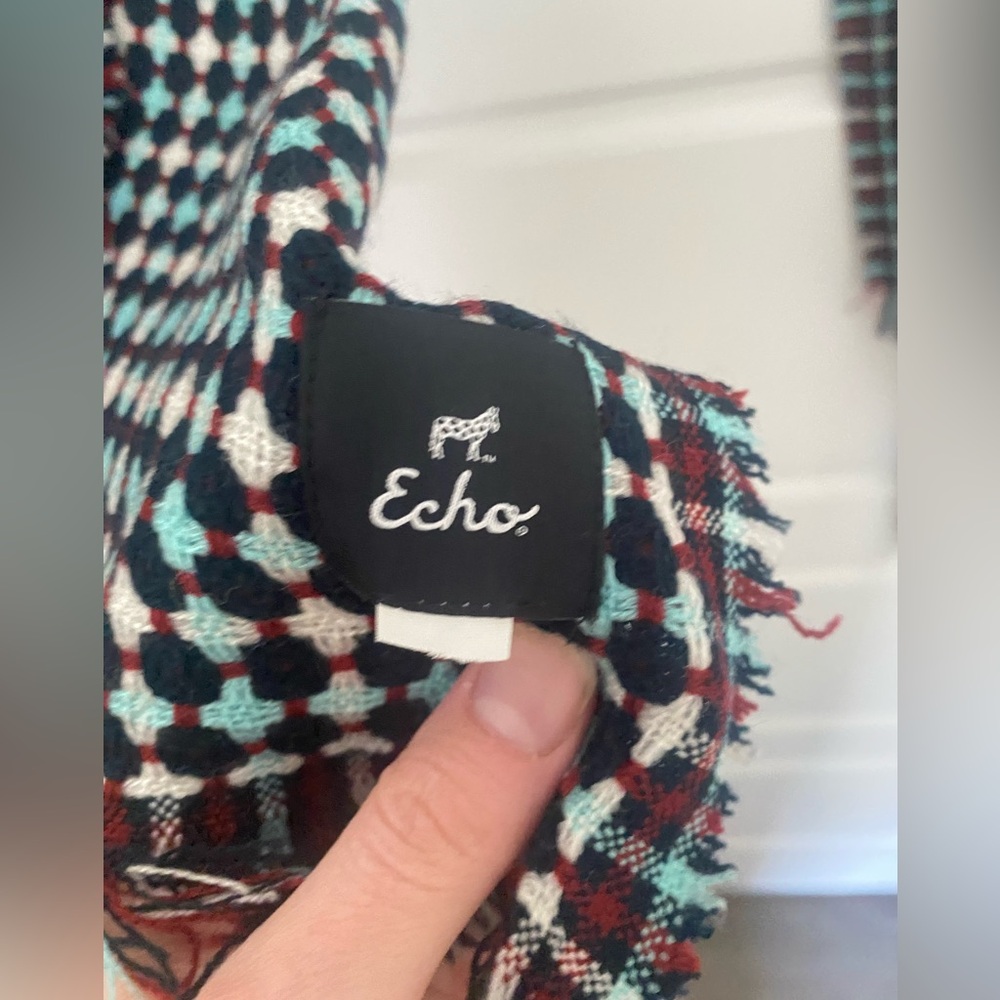 Gorgeous Echo Woven Fringe Scarf/ Pashmina in Teal, Red & Black - Picture 4 of 9